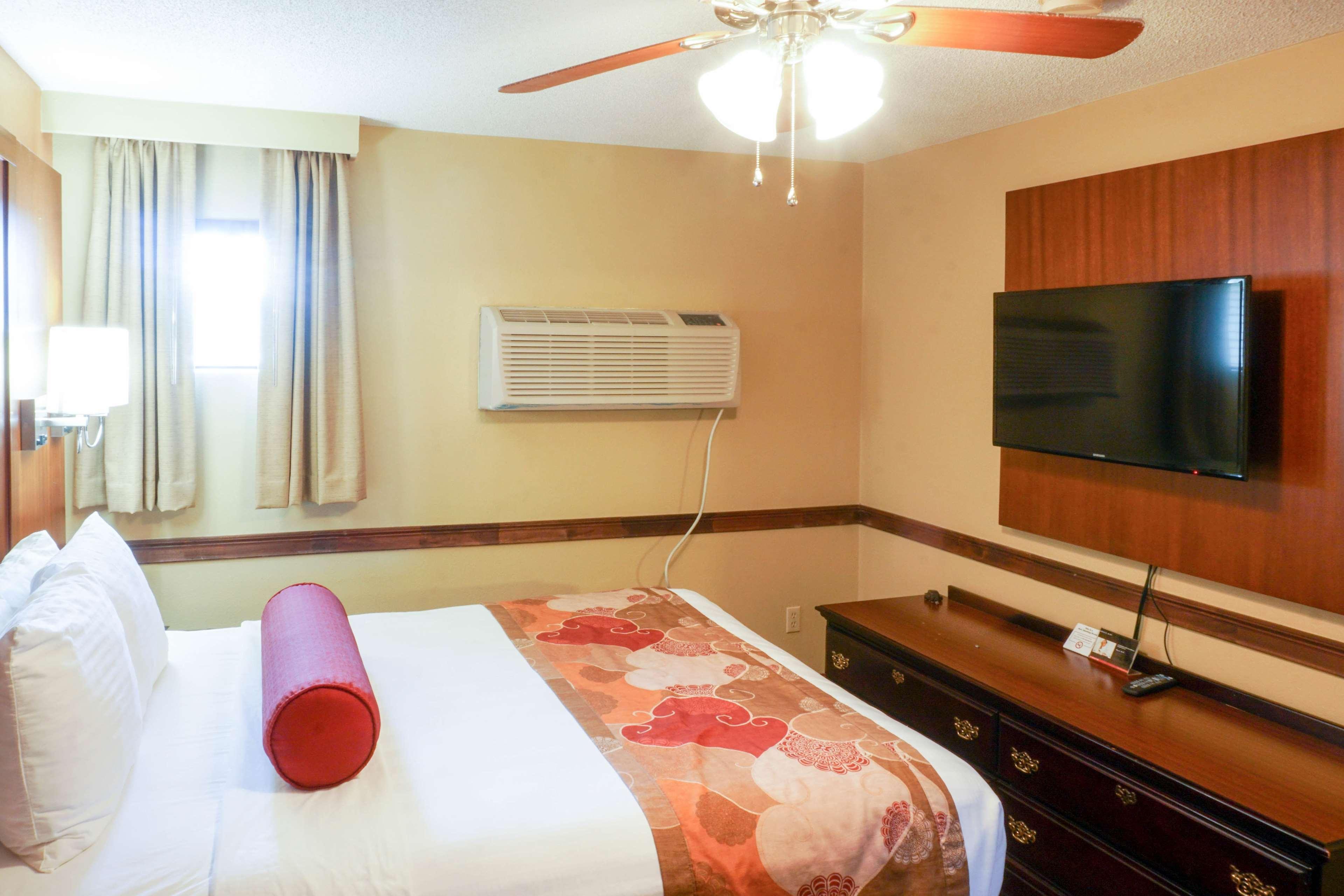 Best Western Plus Georgetown Corporate Center Hotel מראה חיצוני תמונה